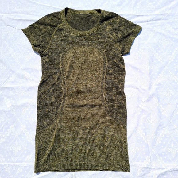 Lululemon Swiftly Tech Short Sleeve Crew - Black / Brave Olive - Size 4 - Picture 2 of 16